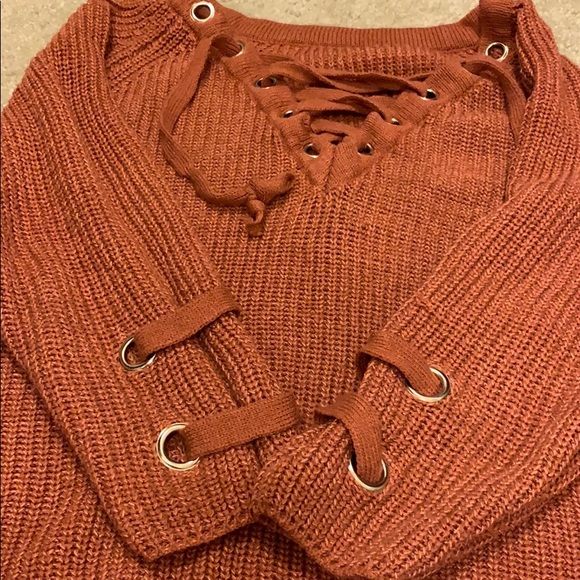 Chunky knit lace up sweater - Picture 4 of 6